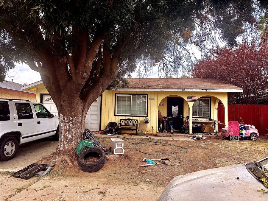 Property photo for 12695 Filmore Court, Le Grand, CA