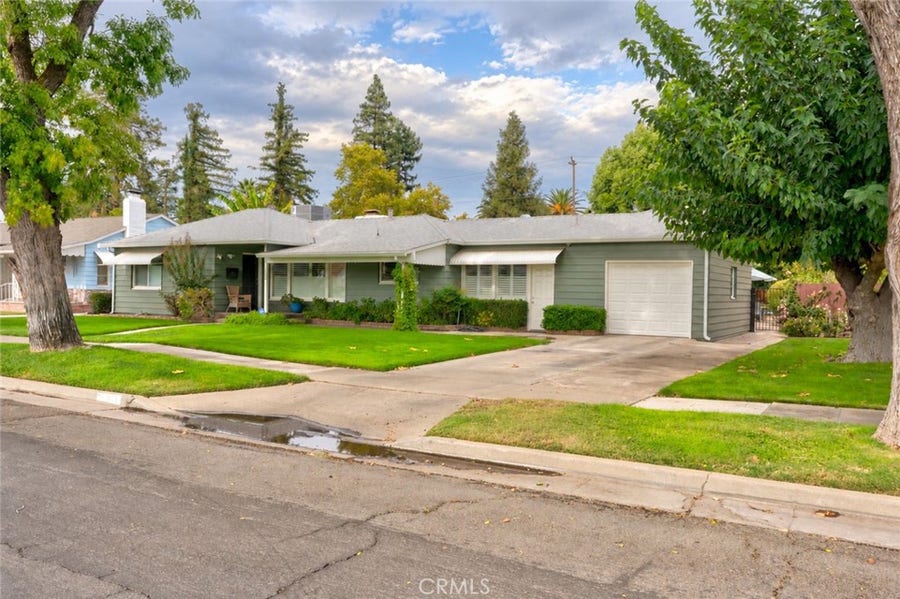 Property photo for 255 E 20th, Merced, CA