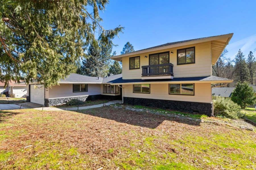 Property photo for 19501 Chaffee Circle, Groveland, CA