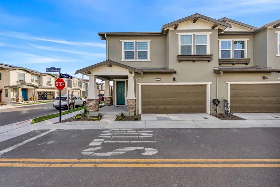 Property photo for 122 W Riverside Place, Tracy, CA