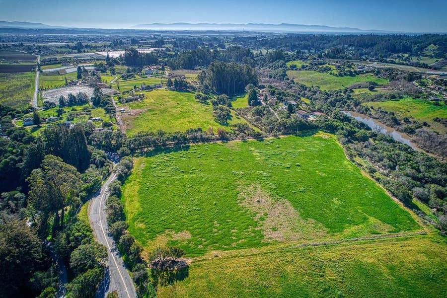 Property photo for 571 Calabasas Road, Watsonville, CA