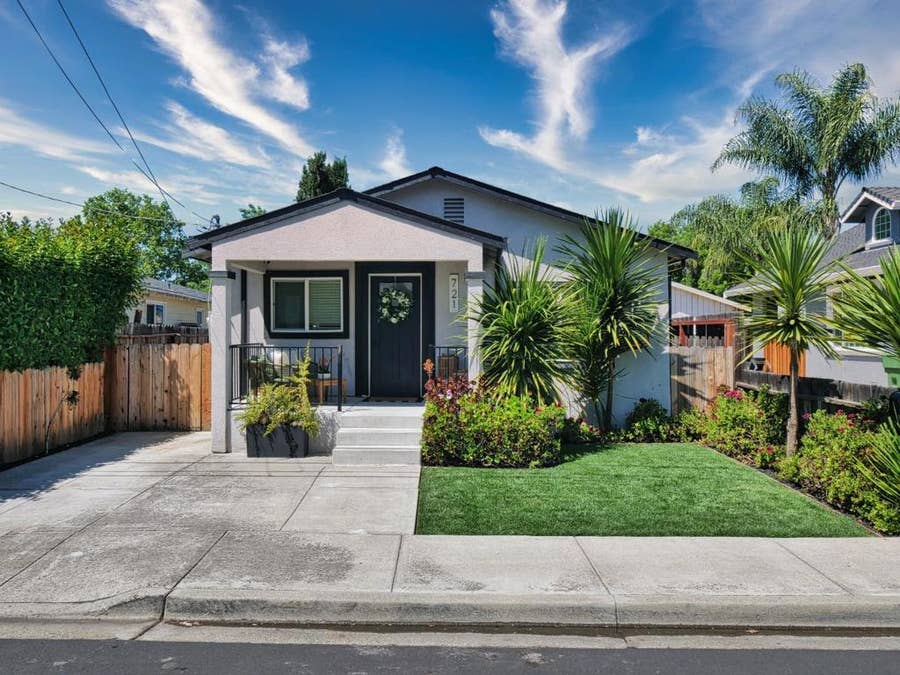 Property photo for 721 Sarah Street, Brentwood, CA