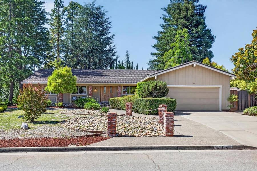 Property photo for 20154 KNOLLWOOD Drive, Saratoga, CA