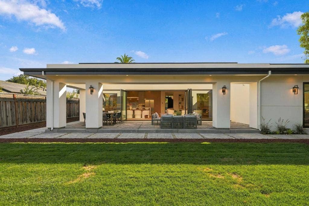 685 Riviera Drive, Los Altos, CA 94024