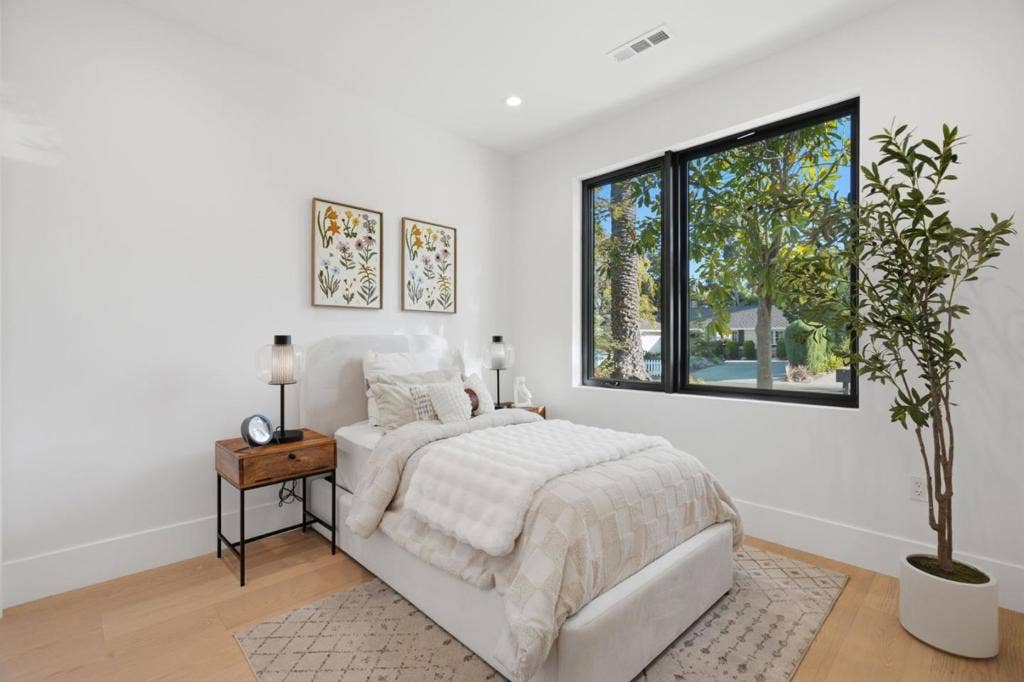 685 Riviera Drive, Los Altos, CA 94024