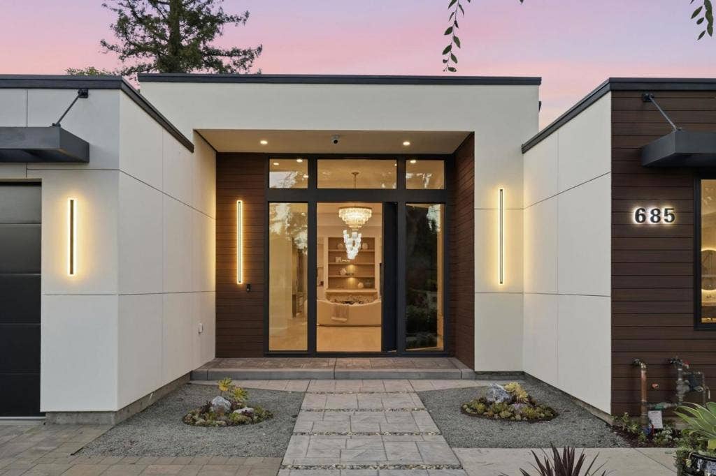 685 Riviera Drive, Los Altos, CA 94024