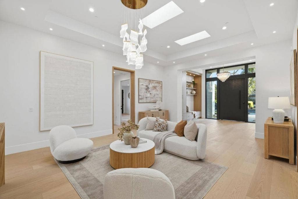 685 Riviera Drive, Los Altos, CA 94024