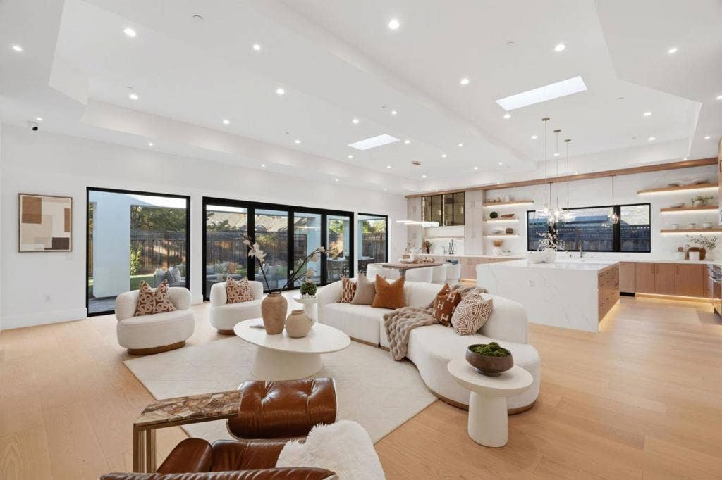 685 Riviera Drive, Los Altos, CA 94024