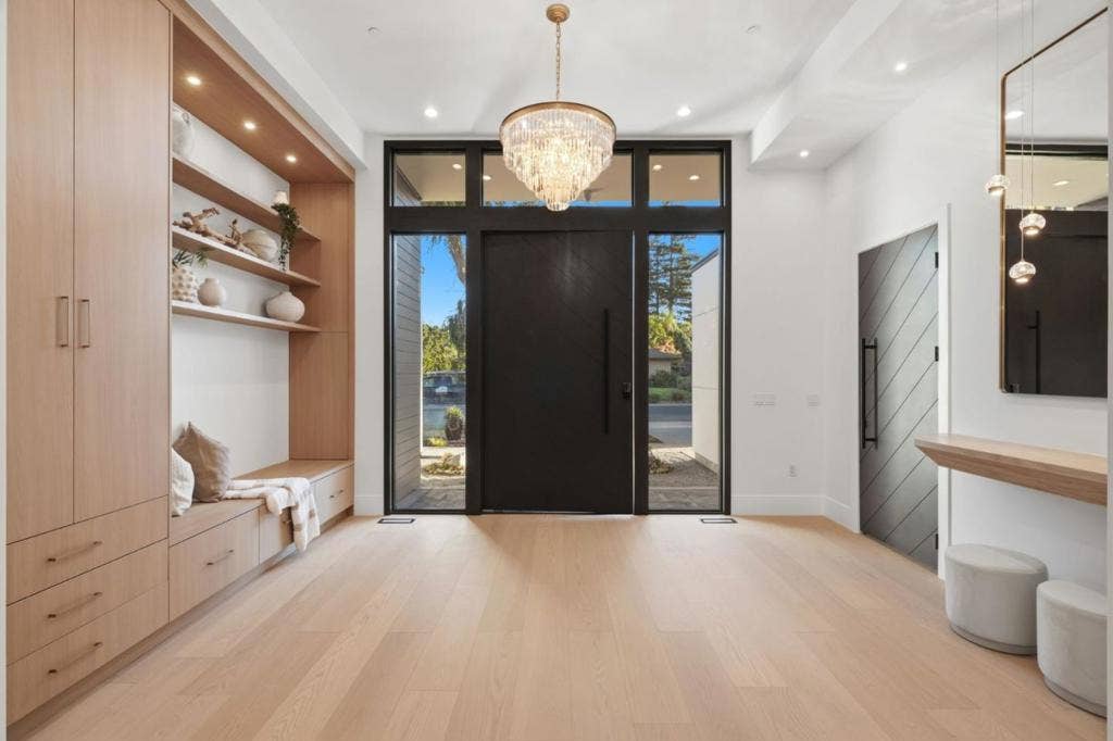 685 Riviera Drive, Los Altos, CA 94024