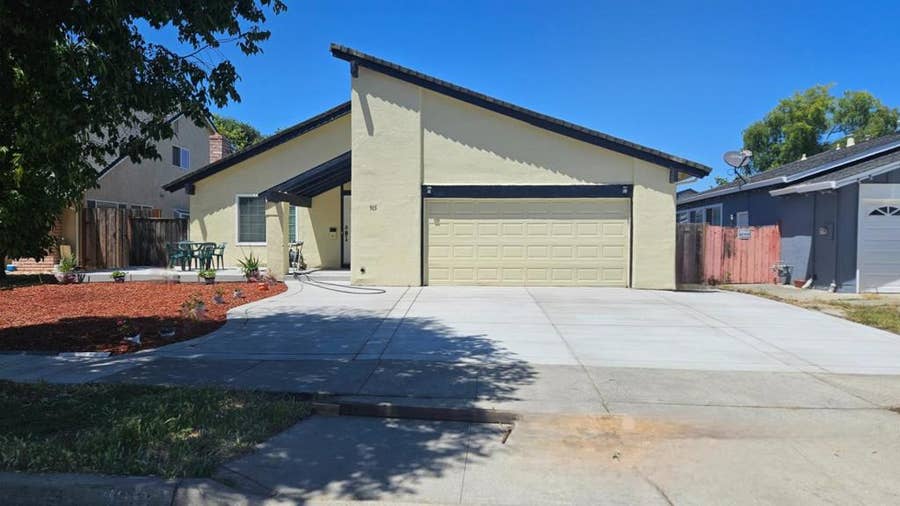 Property photo for 305 Lassenpark Circle, San Jose, CA