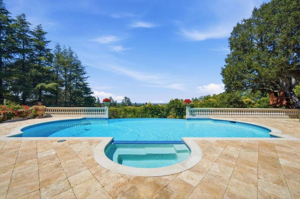 10285 Magdalena Road, Los Altos Hills, CA 94024 10285 Magdalena Road, Los Altos Hills, CA 94024