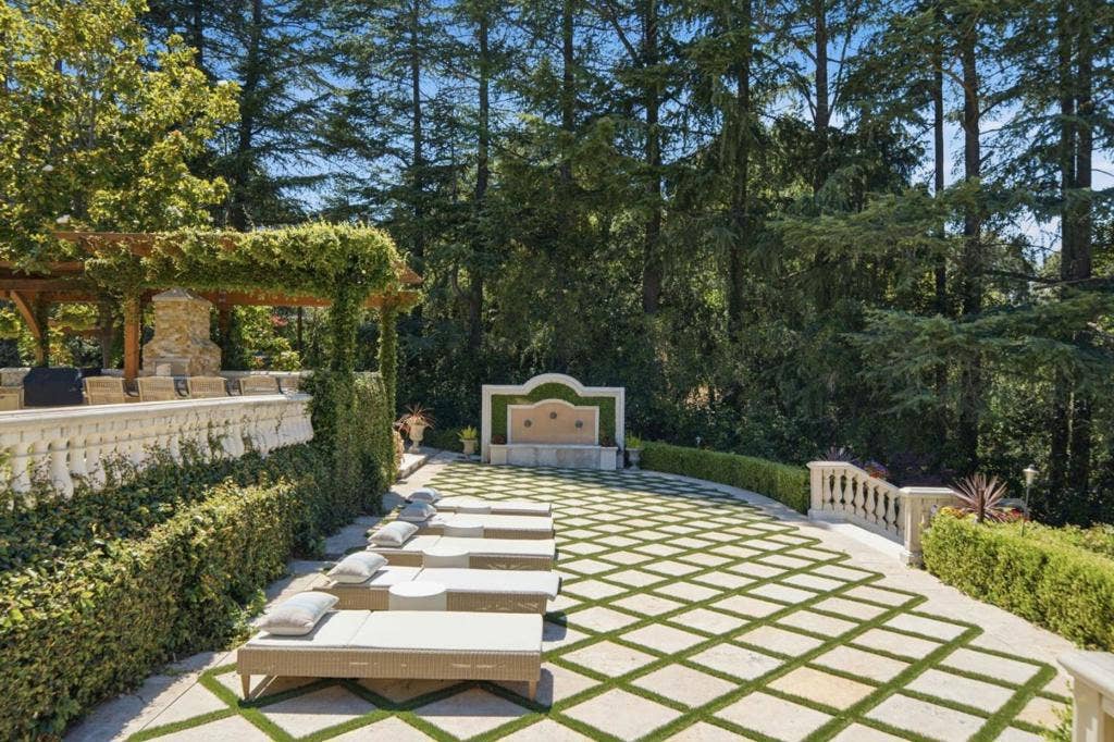 10285 Magdalena Road, Los Altos Hills, CA 94024 10285 Magdalena Road, Los Altos Hills, CA 94024