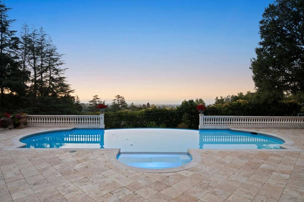 10285 Magdalena Road, Los Altos Hills, CA 94024 10285 Magdalena Road, Los Altos Hills, CA 94024
