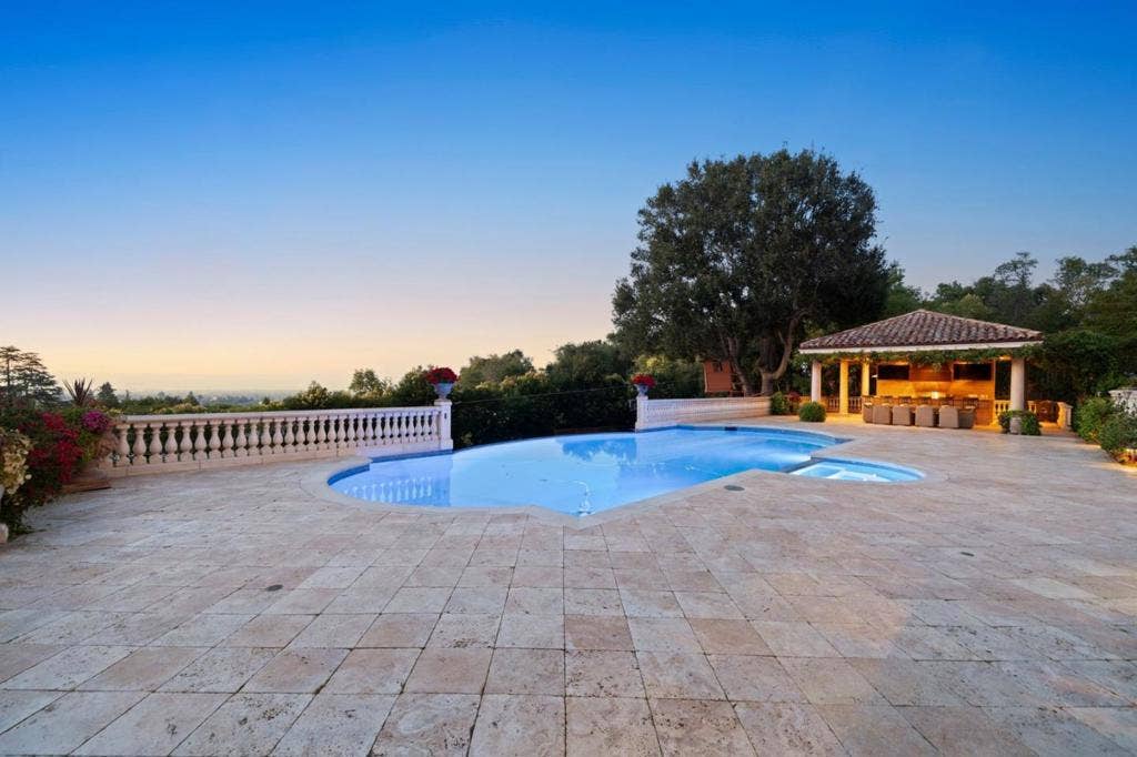 10285 Magdalena Road, Los Altos Hills, CA 94024 10285 Magdalena Road, Los Altos Hills, CA 94024