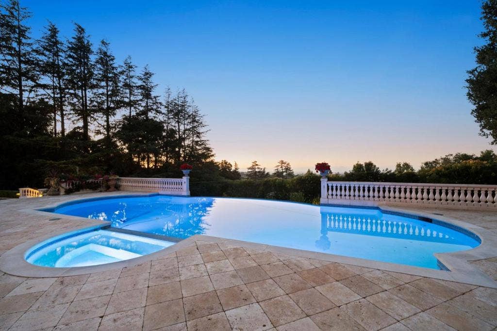 10285 Magdalena Road, Los Altos Hills, CA 94024 10285 Magdalena Road, Los Altos Hills, CA 94024