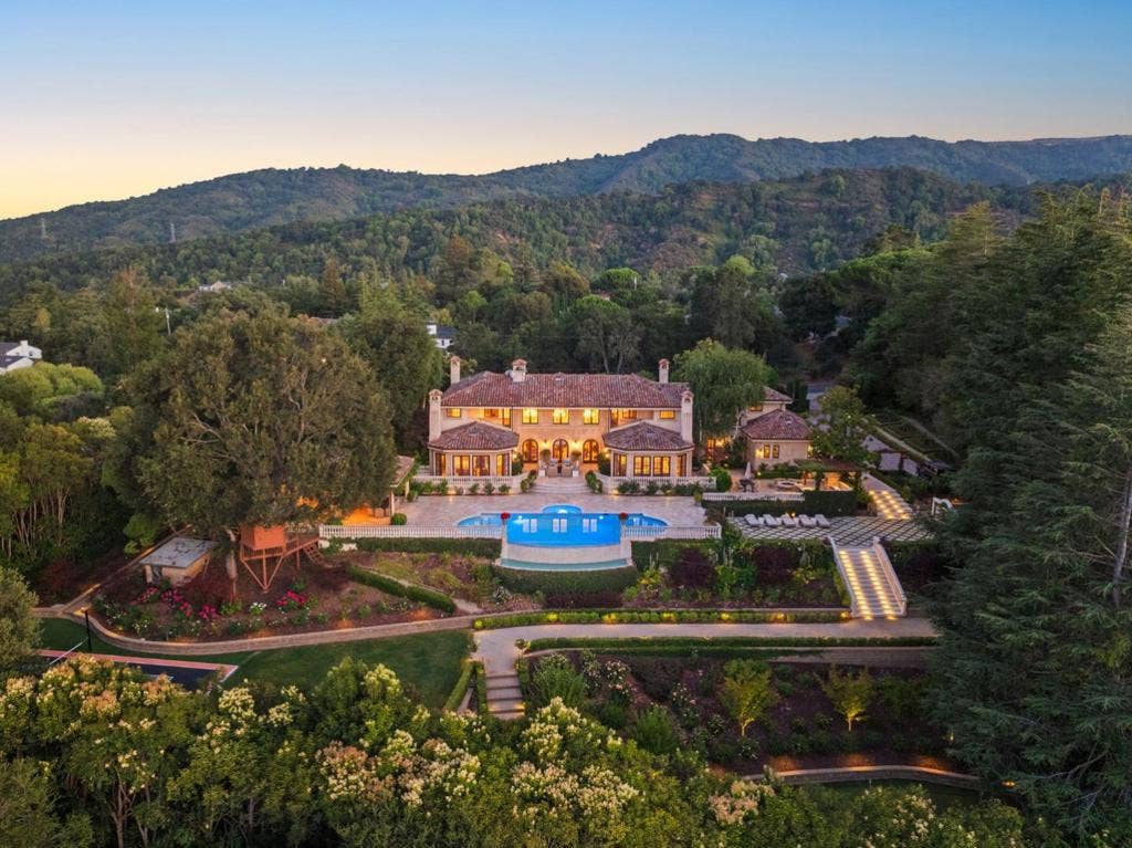 10285 Magdalena Road, Los Altos Hills, CA 94024 10285 Magdalena Road, Los Altos Hills, CA 94024
