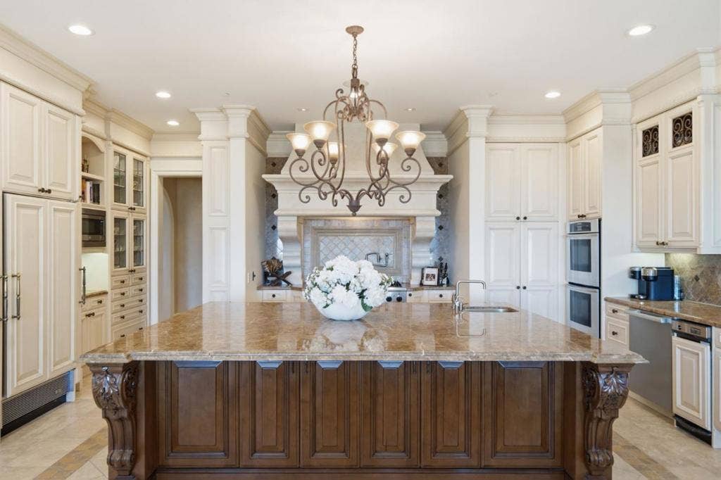 10285 Magdalena Road, Los Altos Hills, CA 94024 10285 Magdalena Road, Los Altos Hills, CA 94024
