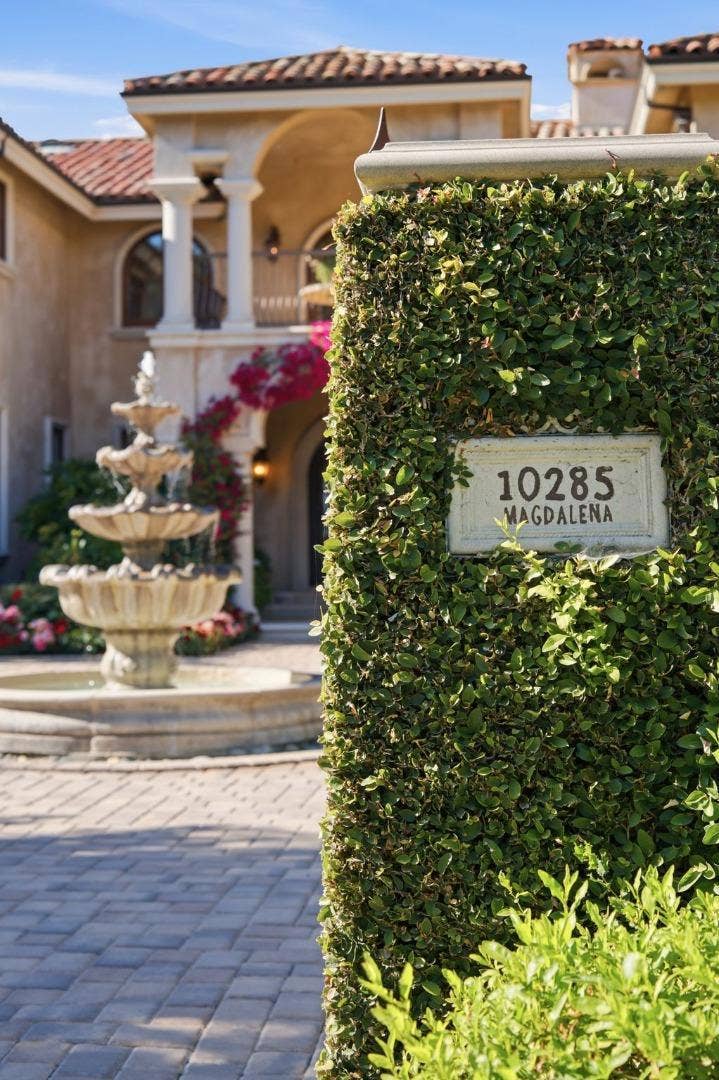 10285 Magdalena Road, Los Altos Hills, CA 94024 10285 Magdalena Road, Los Altos Hills, CA 94024