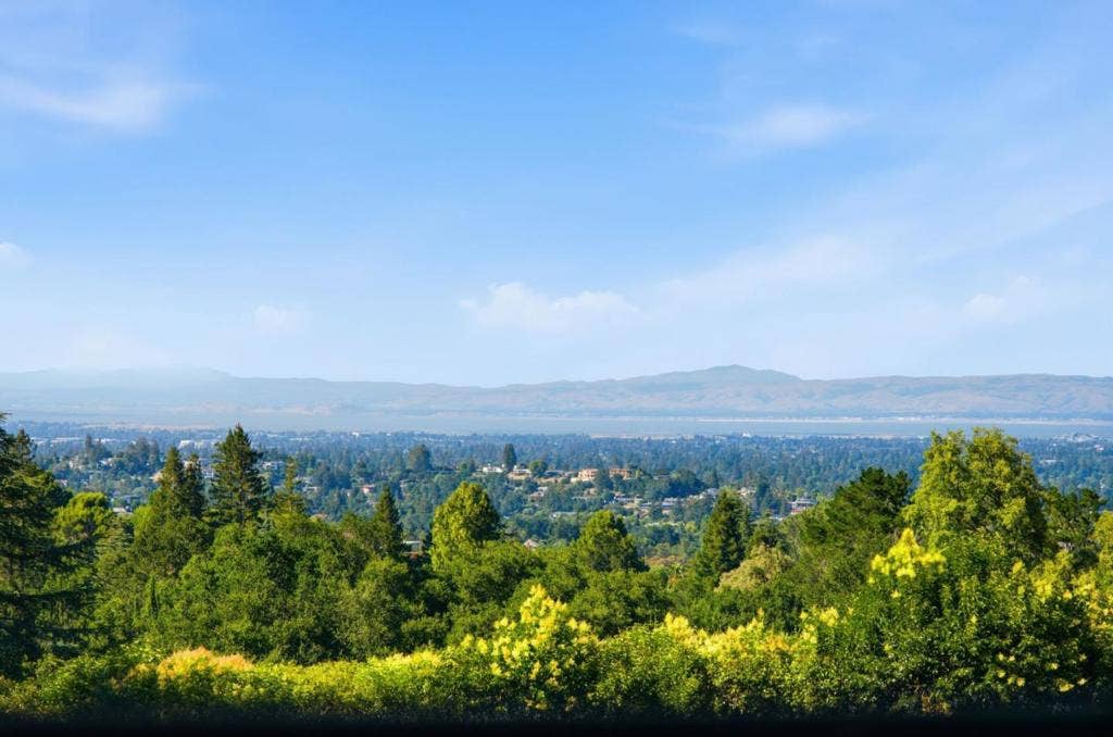 10285 Magdalena Road, Los Altos Hills, CA 94024 10285 Magdalena Road, Los Altos Hills, CA 94024