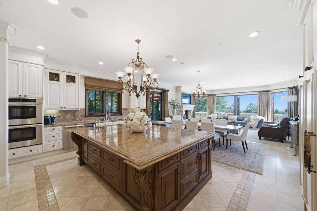 10285 Magdalena Road, Los Altos Hills, CA 94024 10285 Magdalena Road, Los Altos Hills, CA 94024