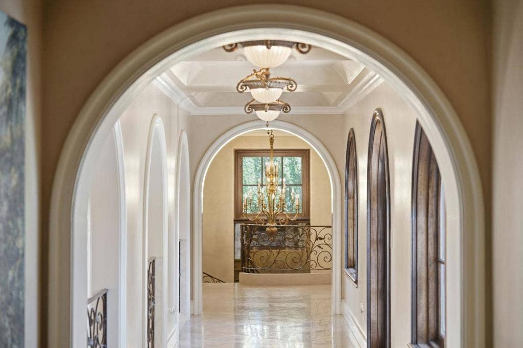 10285 Magdalena Road, Los Altos Hills, CA 94024 10285 Magdalena Road, Los Altos Hills, CA 94024