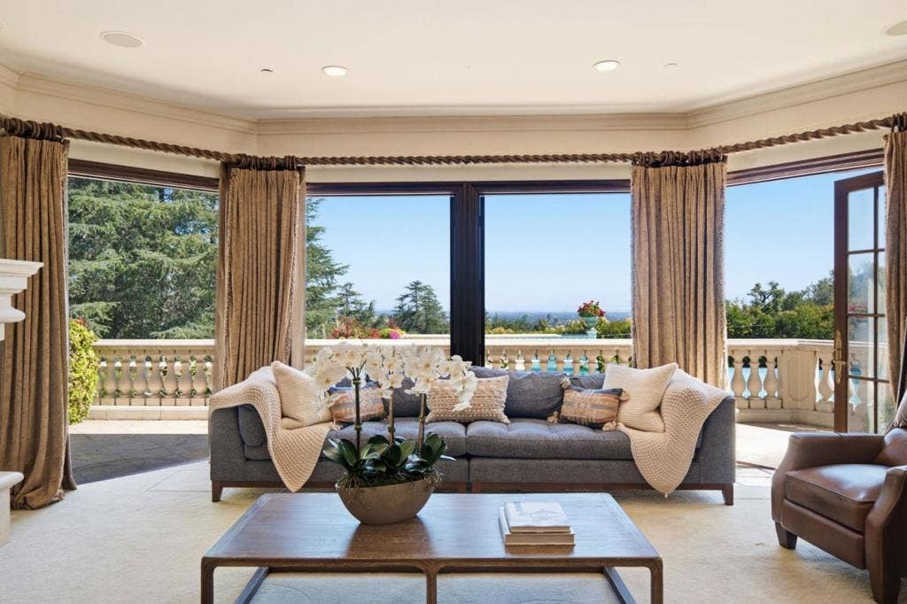 10285 Magdalena Road, Los Altos Hills, CA 94024 10285 Magdalena Road, Los Altos Hills, CA 94024