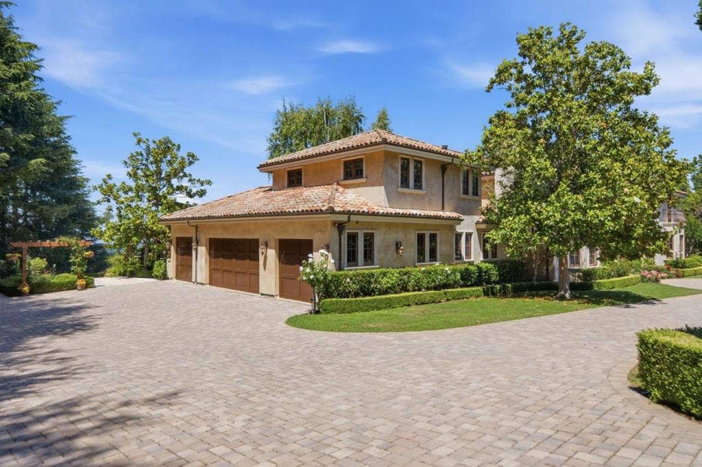 10285 Magdalena Road, Los Altos Hills, CA 94024 10285 Magdalena Road, Los Altos Hills, CA 94024