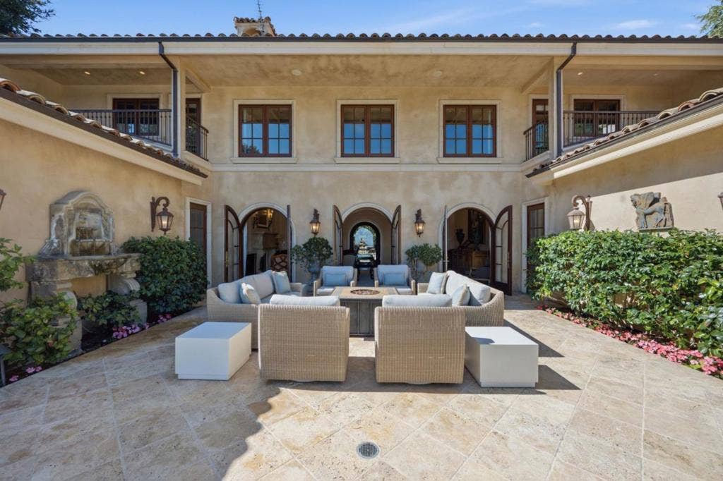 10285 Magdalena Road, Los Altos Hills, CA 94024 10285 Magdalena Road, Los Altos Hills, CA 94024