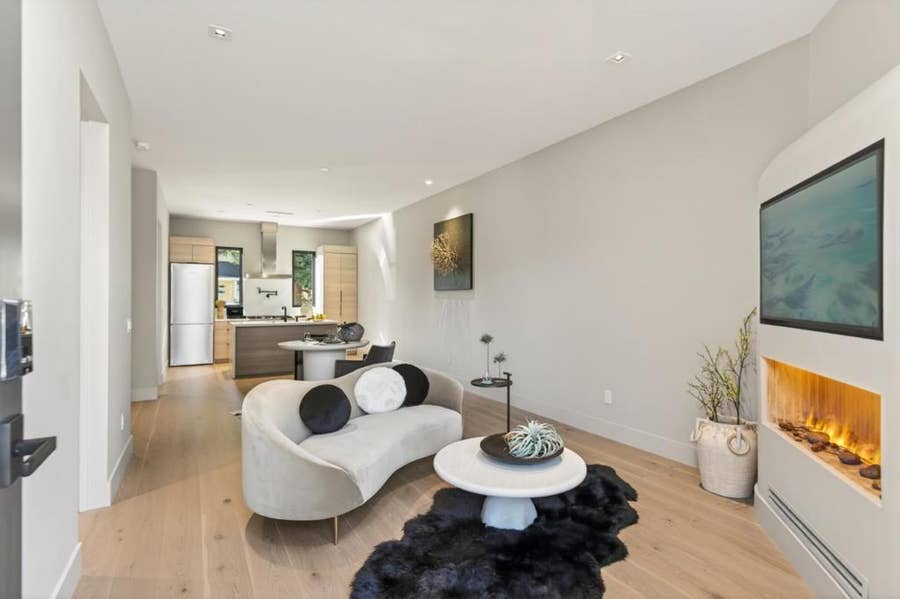 Property photo for 585 Riverside Drive, #B, Napa, CA