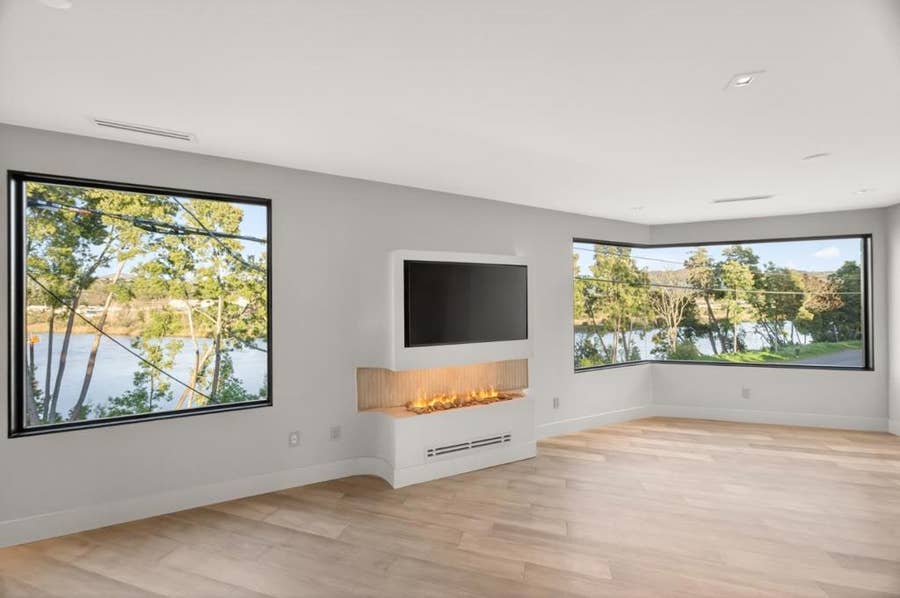 Property photo for 585 Riverside Drive, #585 C, Napa, CA