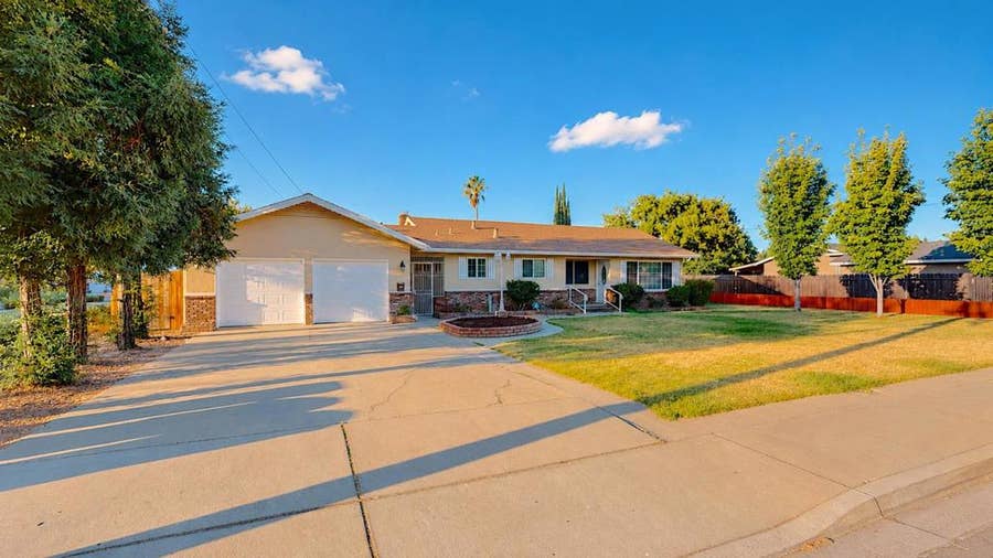 Property photo for 100 Pedras Road, Turlock, CA