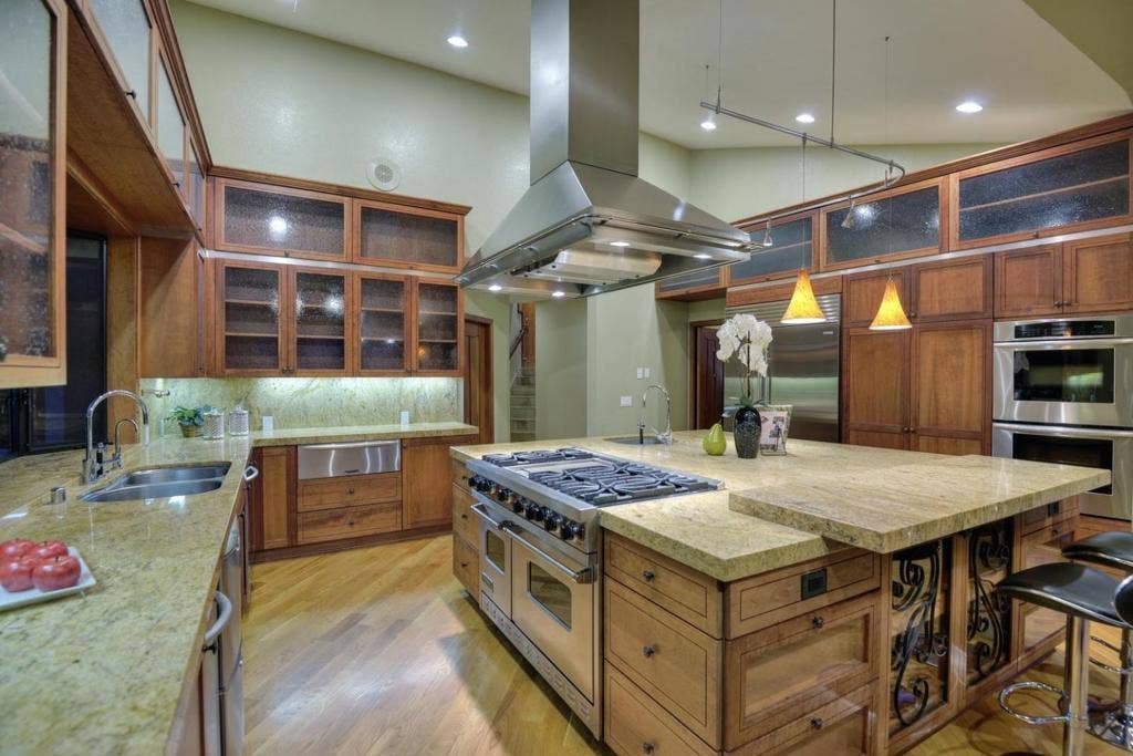 15345 Bohlman Road, Saratoga, CA 95070 15345 Bohlman Road, Saratoga, CA 95070