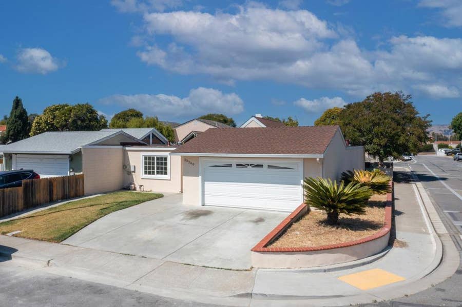 Property photo for 33260 Lake Oneida Street, Fremont, CA