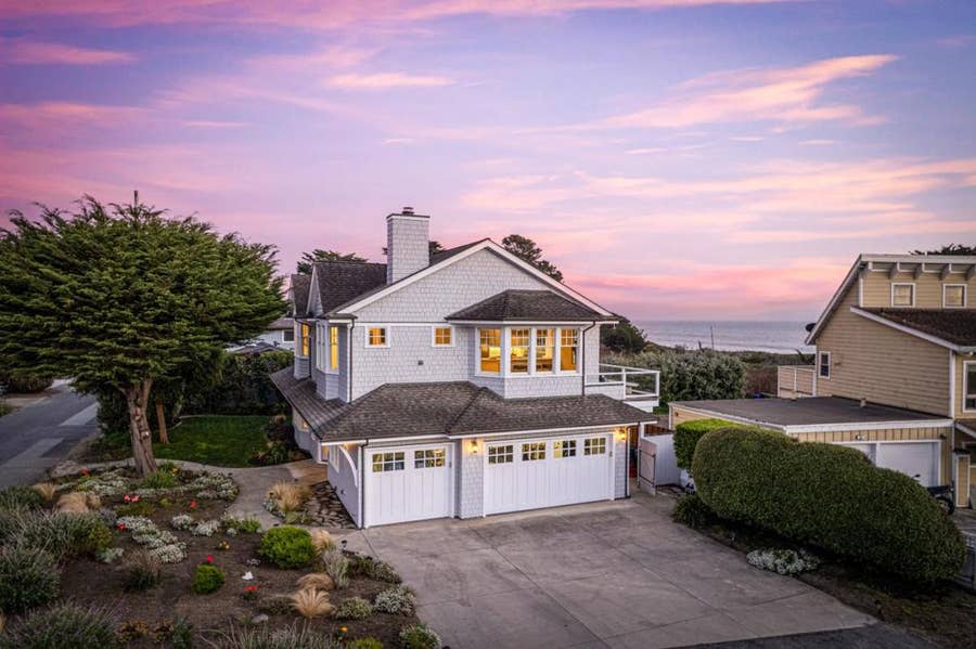 Property photo for 2 Alameda Avenue, Half Moon Bay, CA