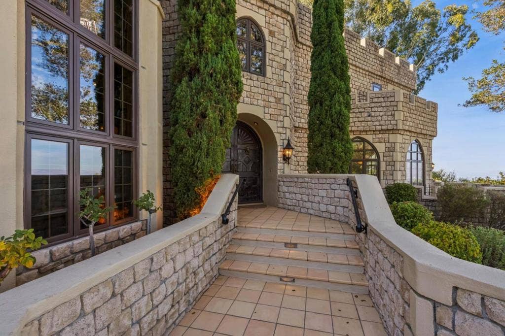 21449 Toll Gate Road, Saratoga, CA 95070