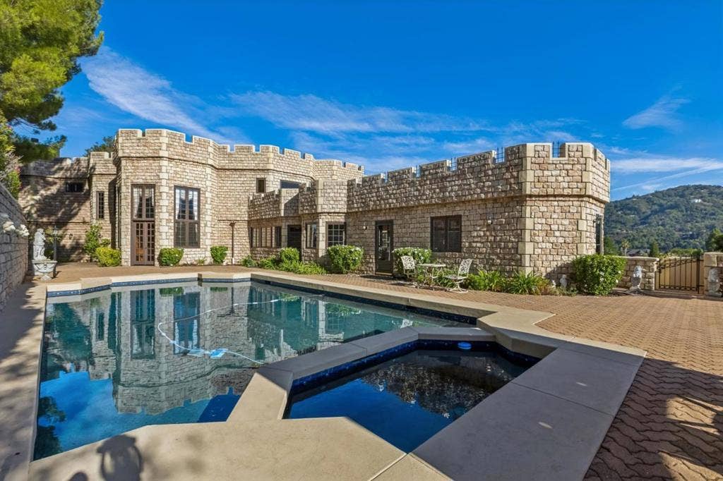 21449 Toll Gate Road, Saratoga, CA 95070