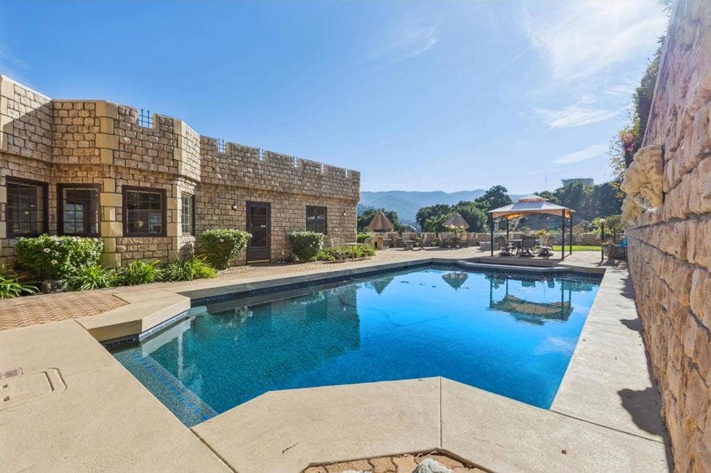 21449 Toll Gate Road, Saratoga, CA 95070