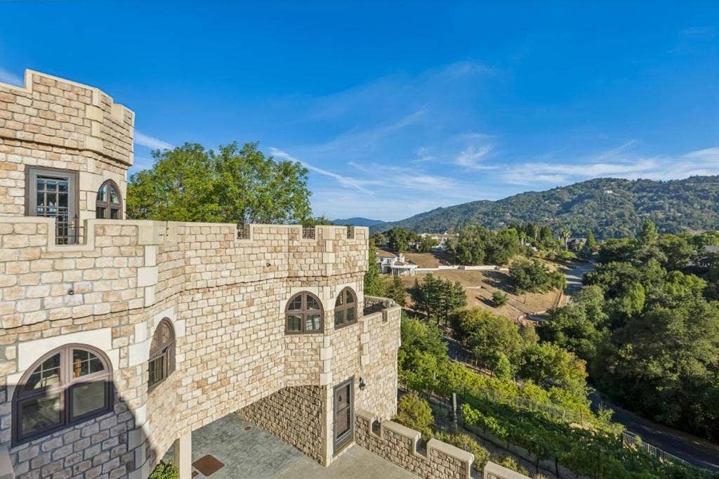 21449 Toll Gate Road, Saratoga, CA 95070