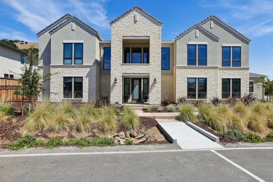 Property photo for 18471 Corte Zapala, Morgan Hill, CA