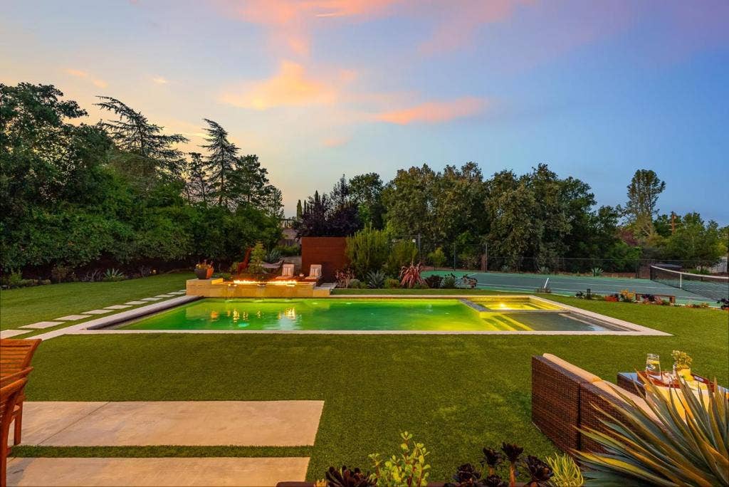 12271 Hilltop Drive, Los Altos Hills, CA 94024