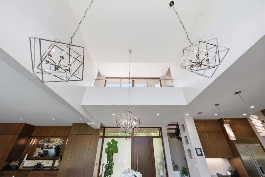 12271 Hilltop Drive, Los Altos Hills, CA 94024