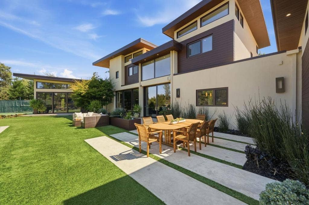 12271 Hilltop Drive, Los Altos Hills, CA 94024