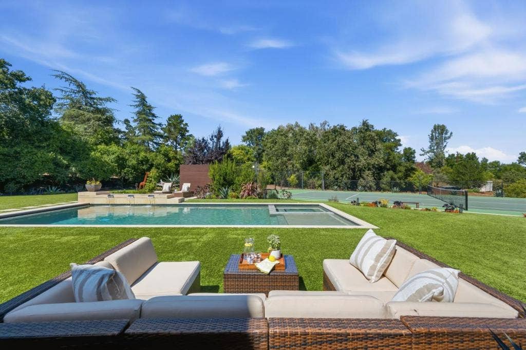 12271 Hilltop Drive, Los Altos Hills, CA 94024