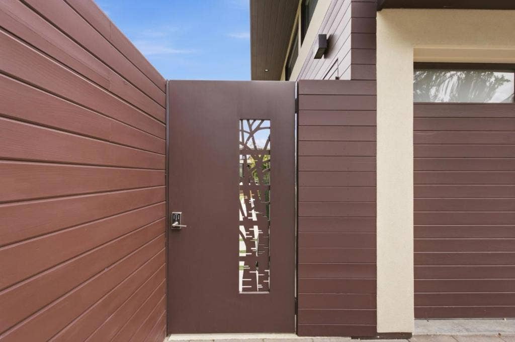 12271 Hilltop Drive, Los Altos Hills, CA 94024