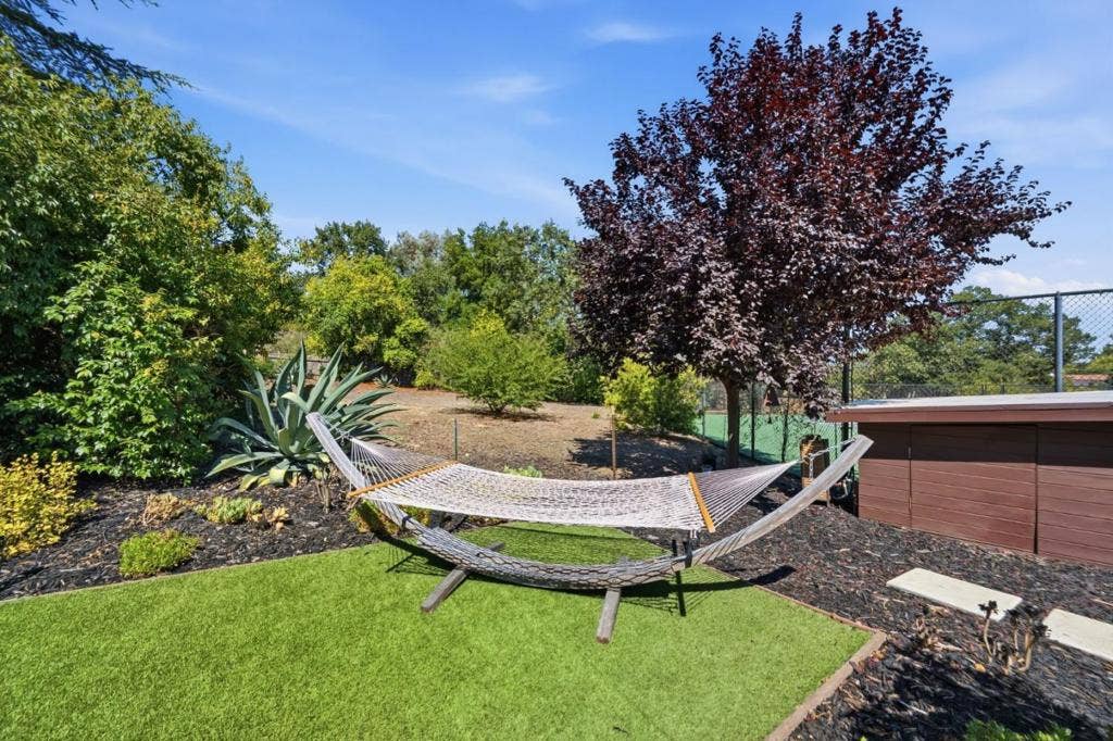 12271 Hilltop Drive, Los Altos Hills, CA 94024