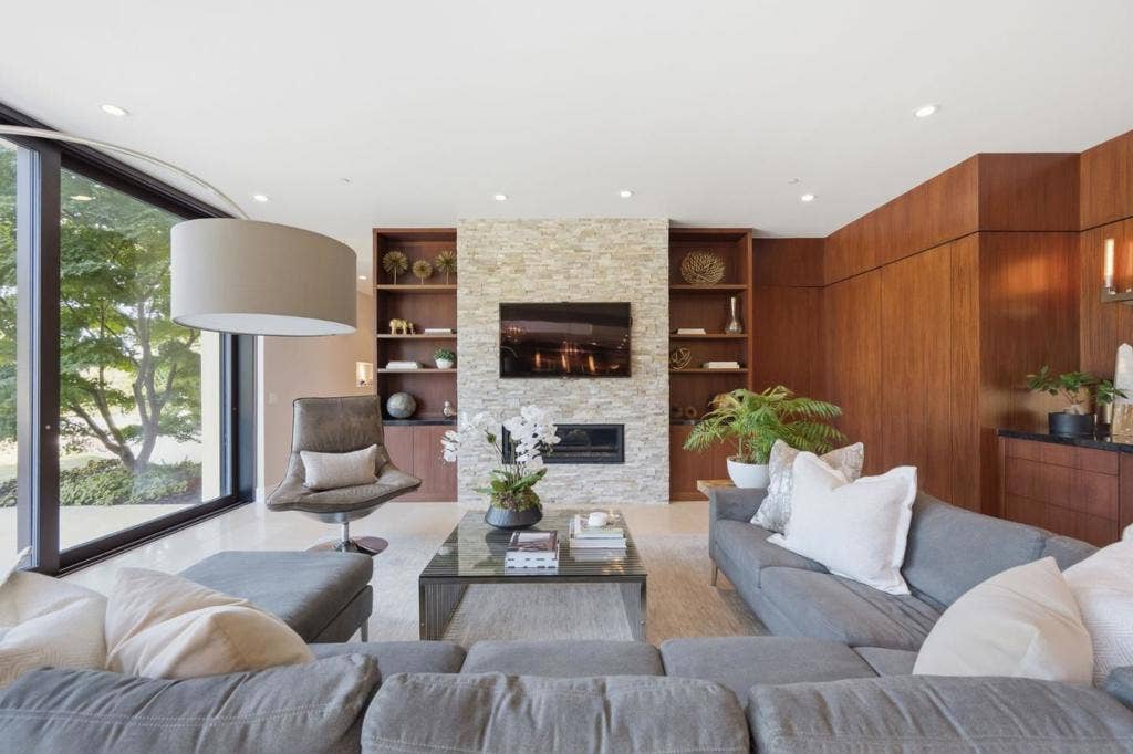 12271 Hilltop Drive, Los Altos Hills, CA 94024
