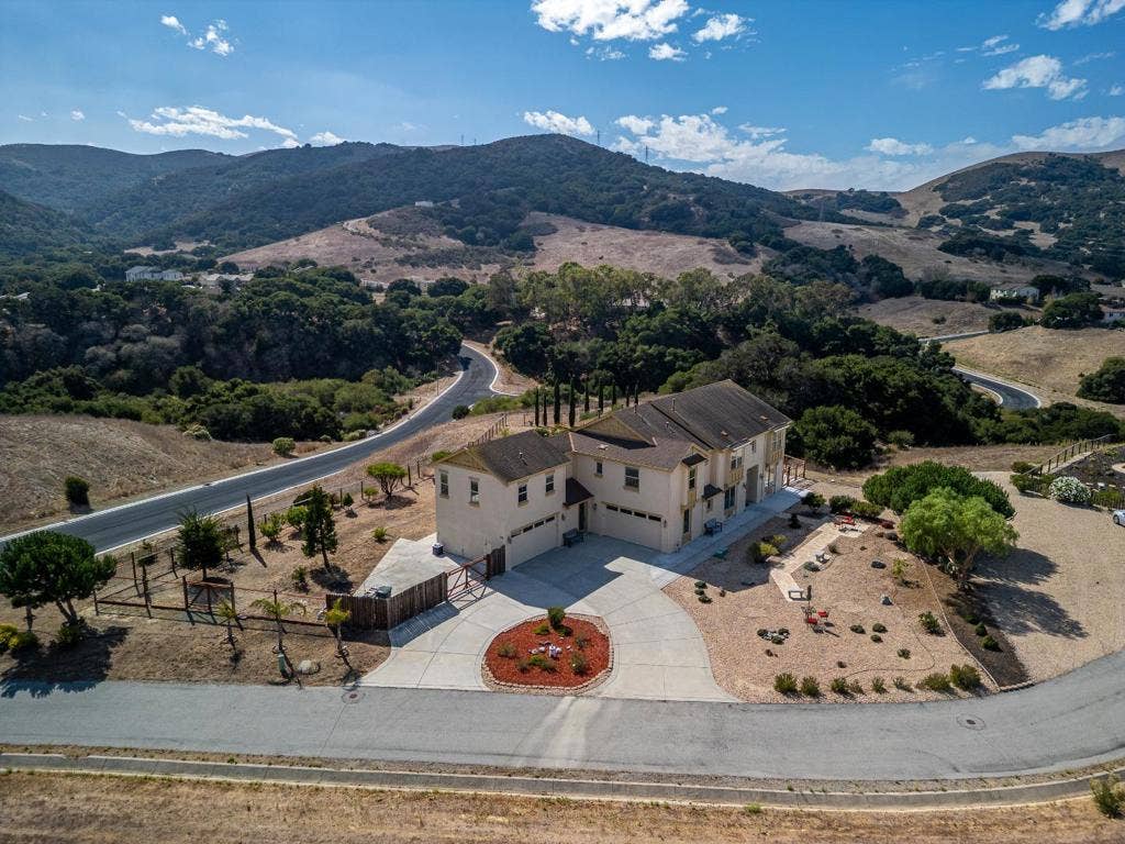 909 Via Juan Pablo, San Juan Bautista, CA 95045