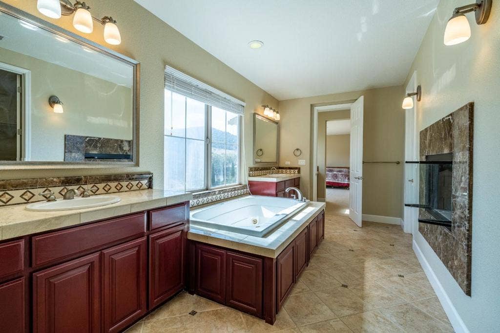 909 Via Juan Pablo, San Juan Bautista, CA 95045