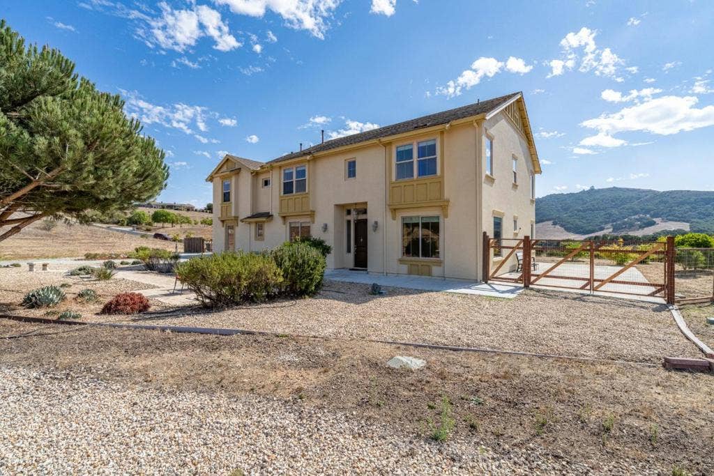 909 Via Juan Pablo, San Juan Bautista, CA 95045