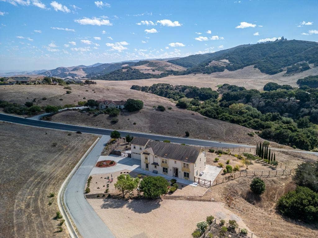 909 Via Juan Pablo, San Juan Bautista, CA 95045